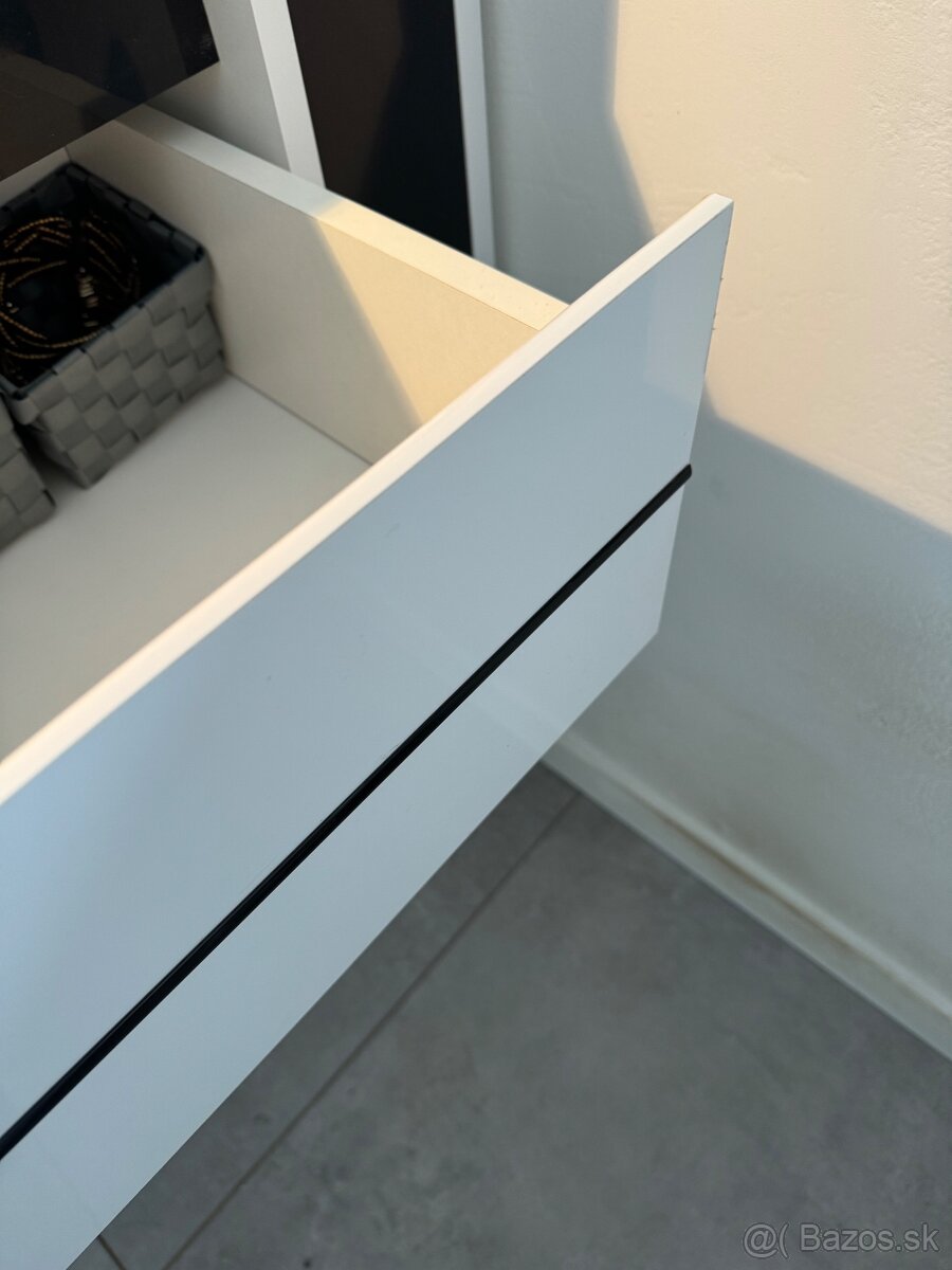 Predám modernú bielo-čiernu komodu - 6
