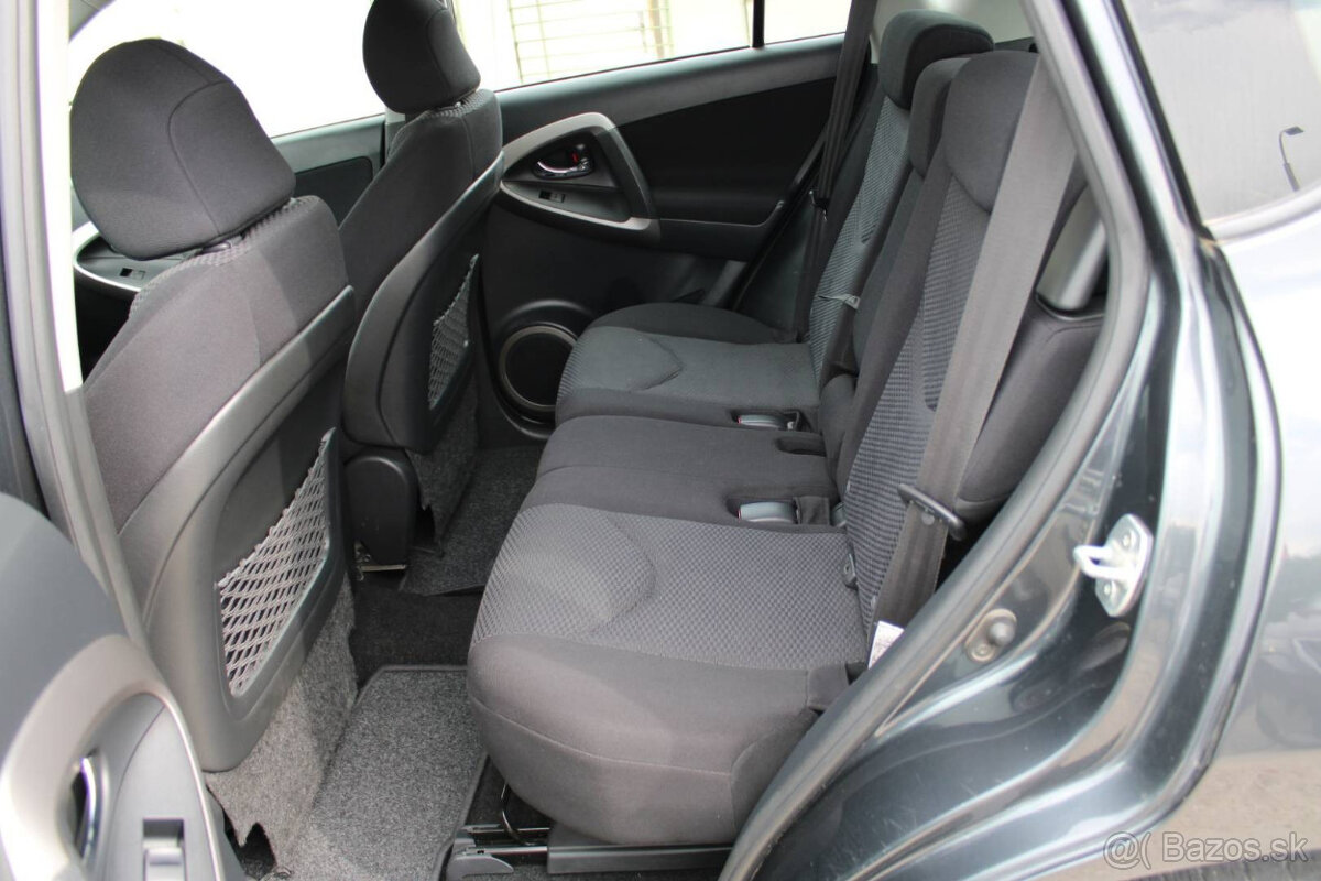 Toyota RAV4 2.2 D-4D 135 Terra - 6