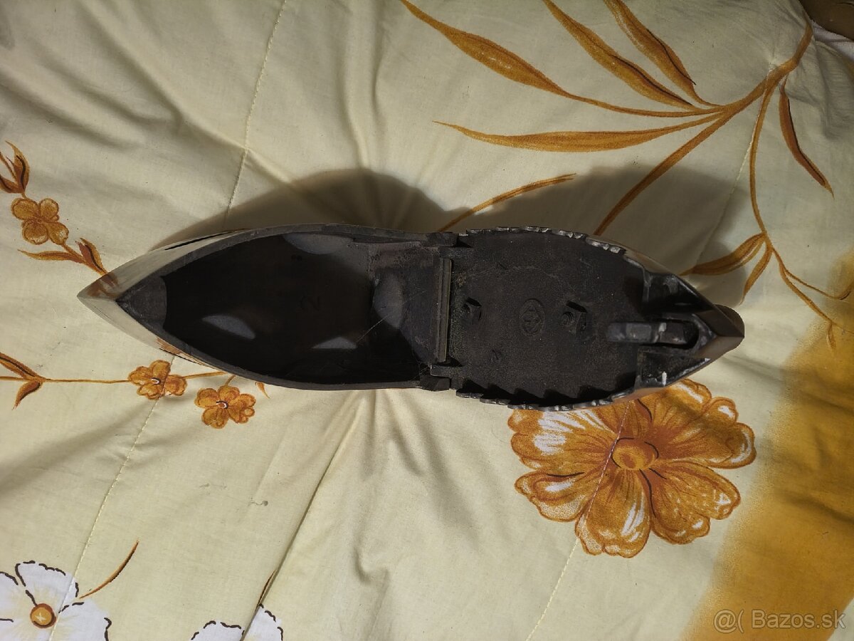 Starožitná žehlička - 6