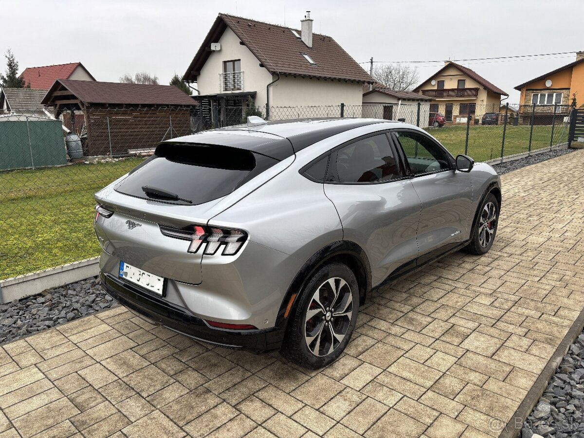 Mustang Mach-E 4x4 ER , 98 KWH , 351 koní odpočet DPH - 6
