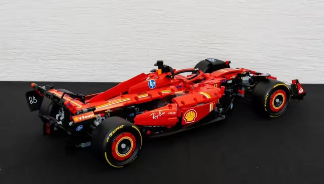 Stavebnice vozu Ferrari SF 24 - 6