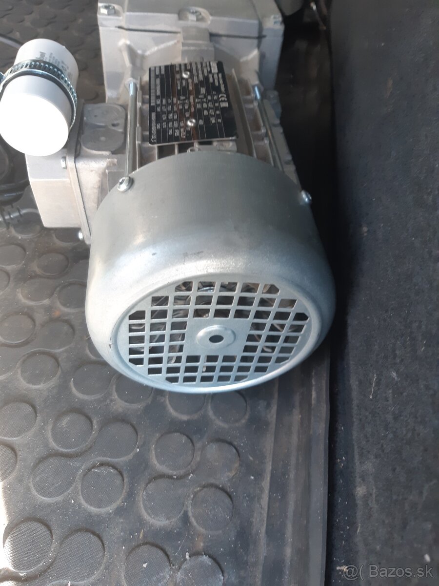 Predam motor s prevodovkou - 6