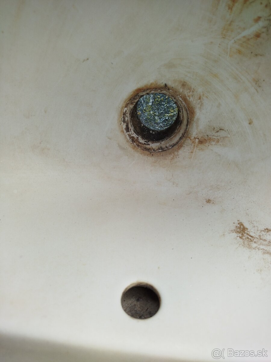 WC záchod, umývadlo - 6