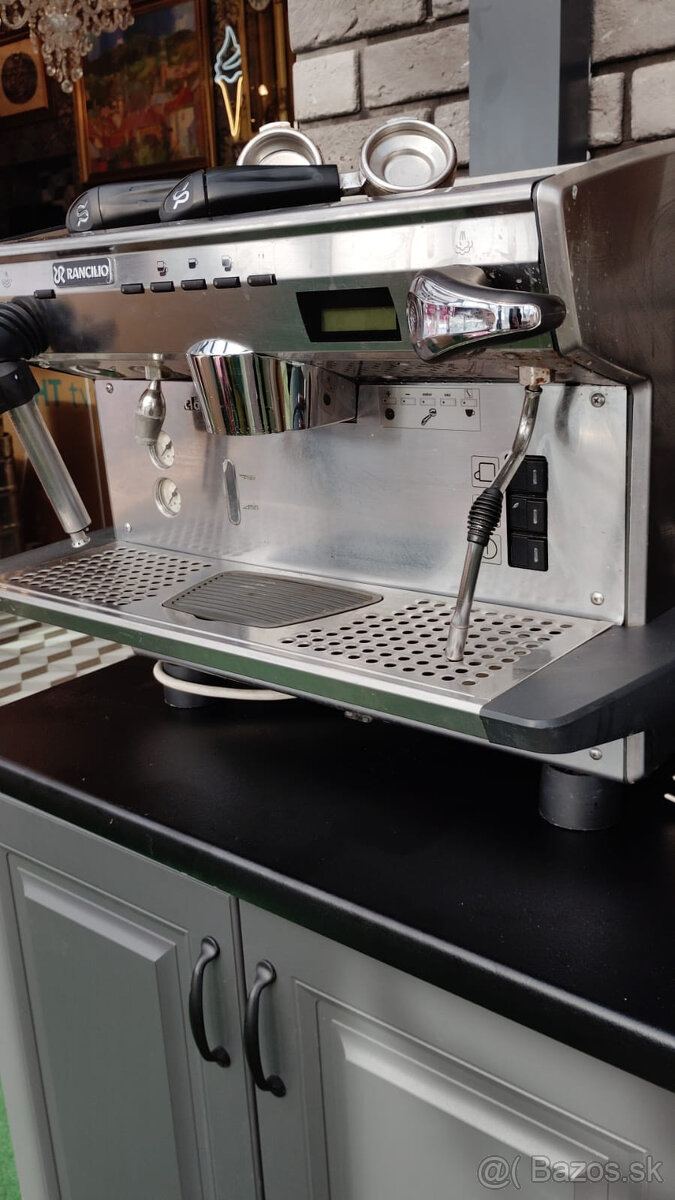Predám profesionálny kávovar Rancilio - 6