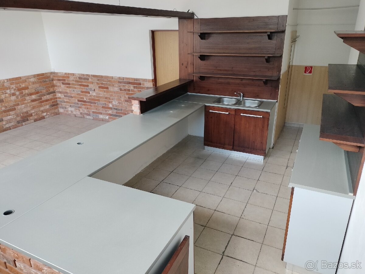 Na prenájom Obchodný priestor v Holíči. - 6