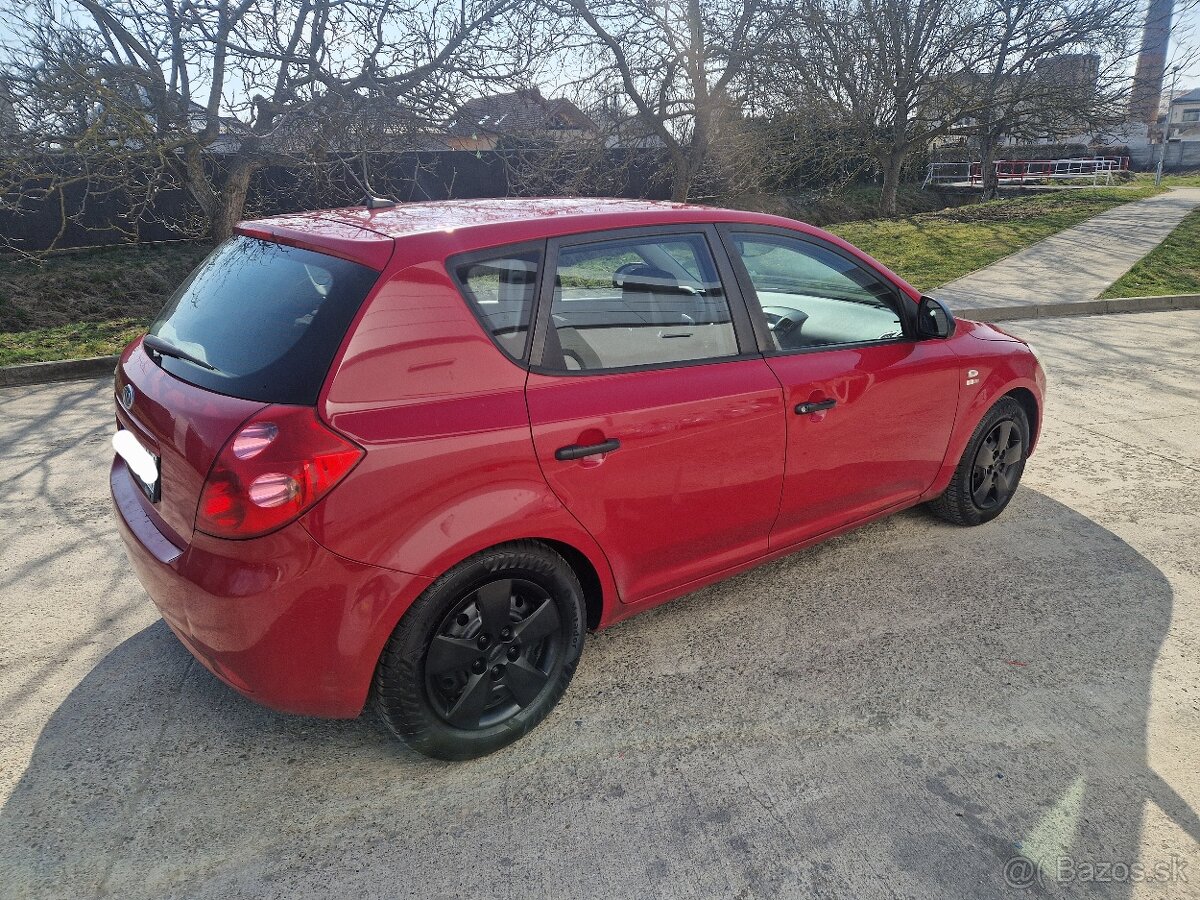 Kia Ceed 1.6 CRDi - 6