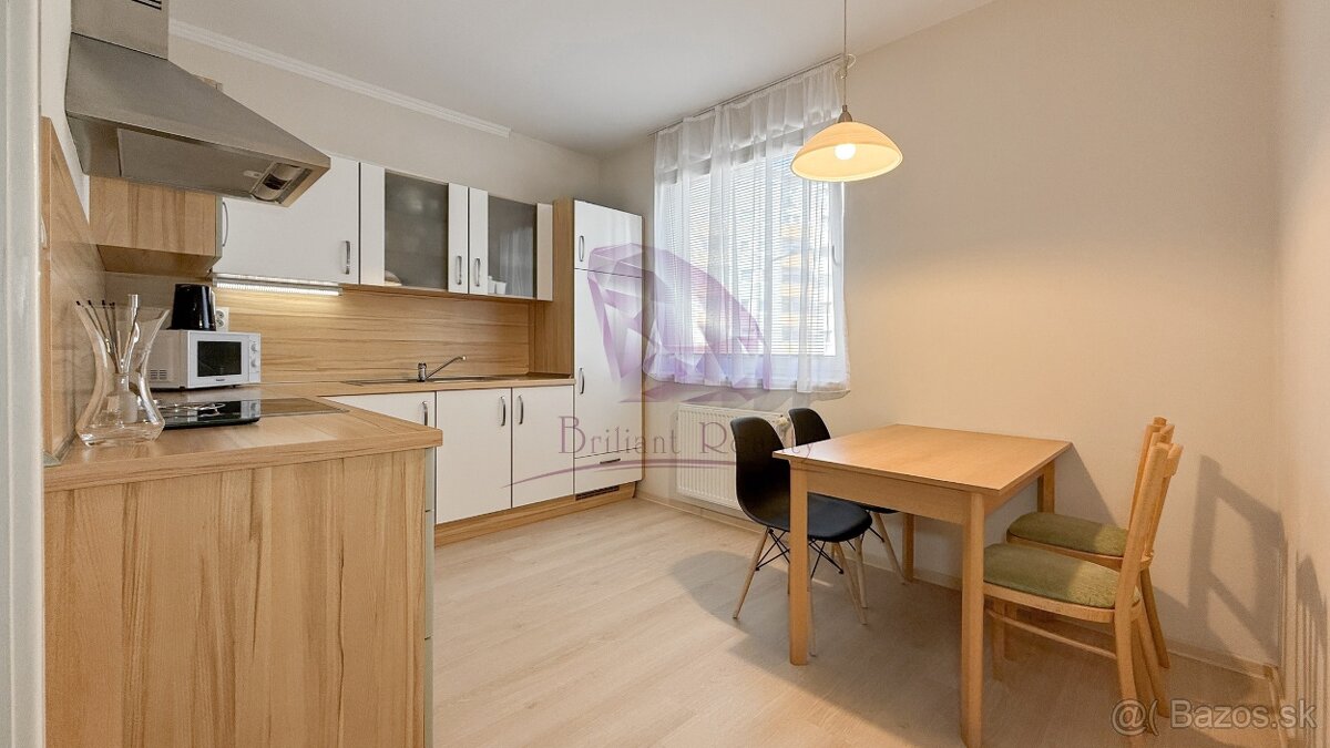Priestranný 1-izbový byt so samostatnou kuchyňou | kompletne – foto 6
