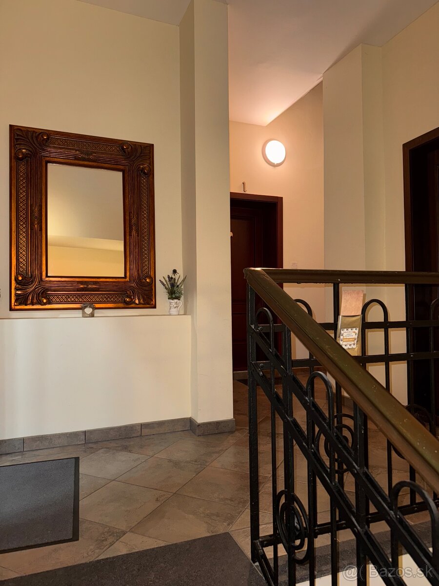 Michalovce Budova Námestie Osloboditeľov - 6