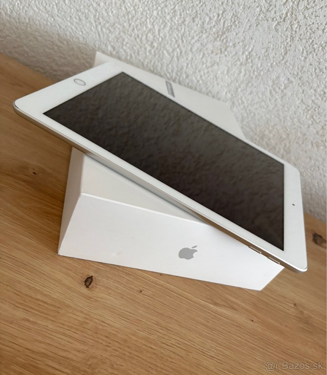 iPad 6th Generation 128GB - 6