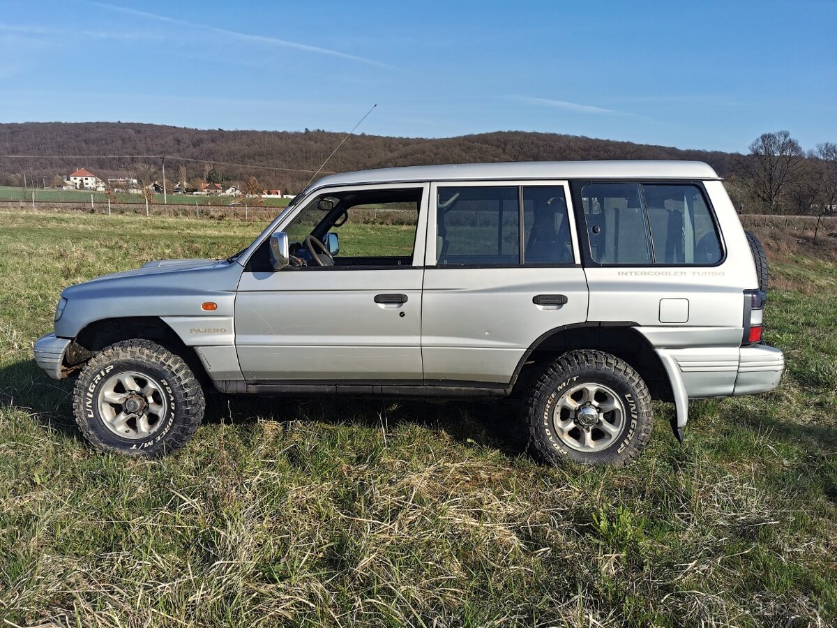 MITSUBISHI PAJERO GL 2.5TD 4x4 Model 2004 - 6