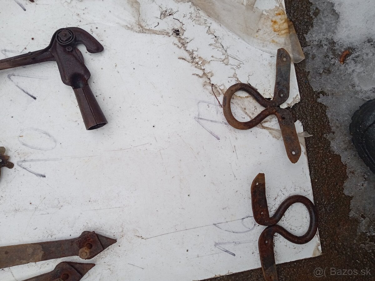 Staré drobnosti na dekoráciu - 6