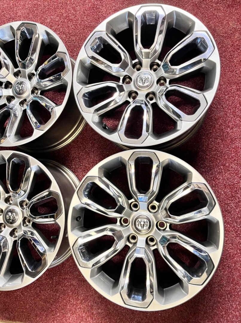 6x139.7 R20 Originál Dodge RAM 5.Generace - TOP STAV - 6