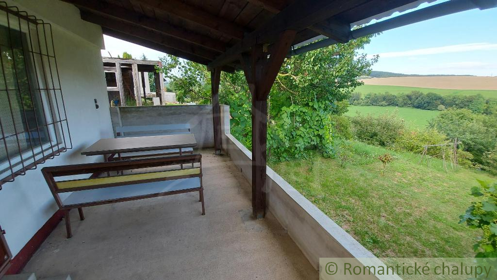 Chata s peknou, udržiavanou záhradou v ZO Opendáky, okr. S - 6