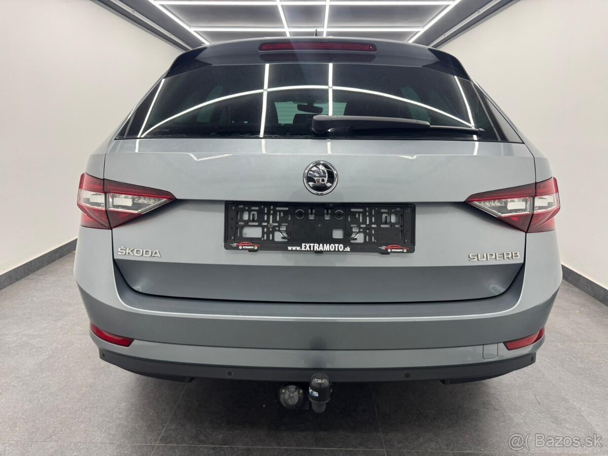 Superb Combi 2,0 TDI Style 110kW Ťazné Top stav - 6