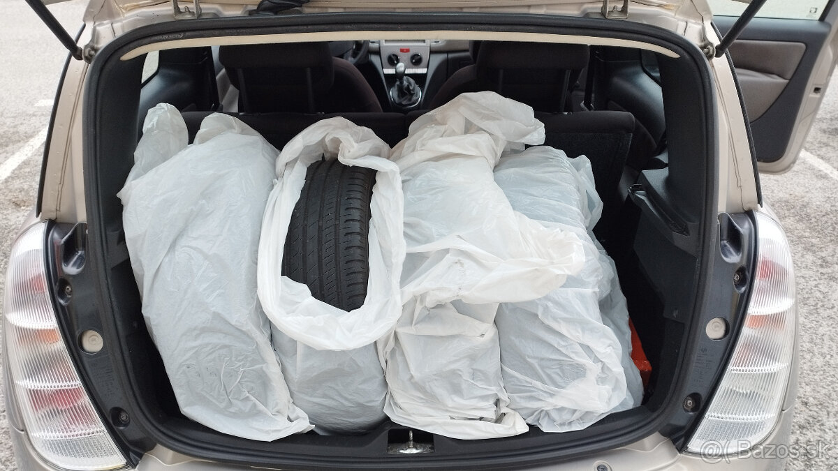 Predám Lancia Ypsilon 1.4 - 6