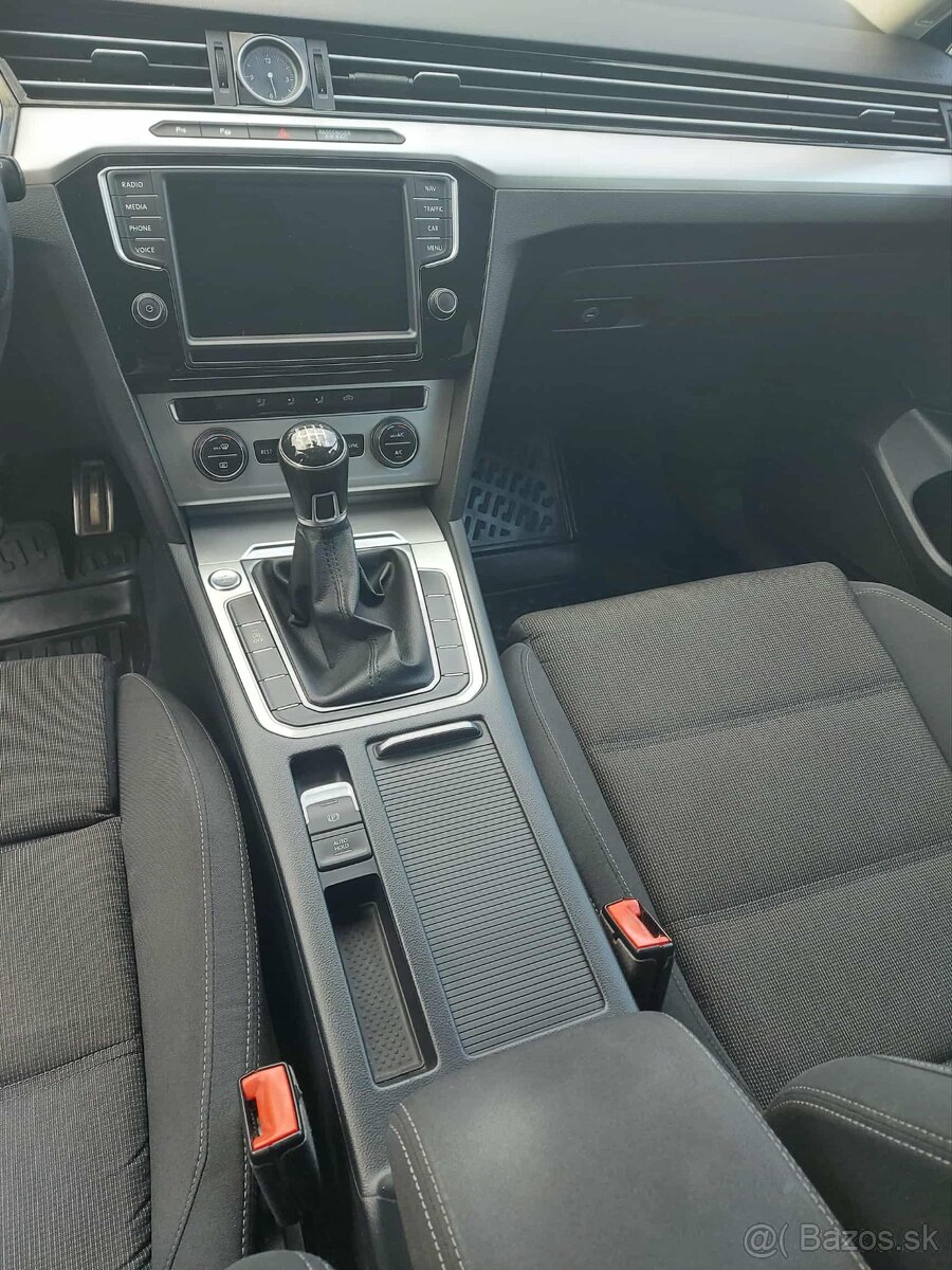 Predám Volkswagen Passat B8 1.6 r.v 2015 - 6