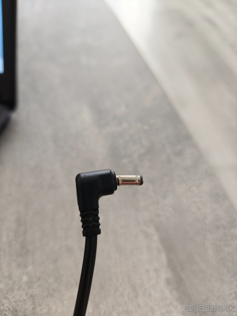 UMAX VisionBook N12R - 6