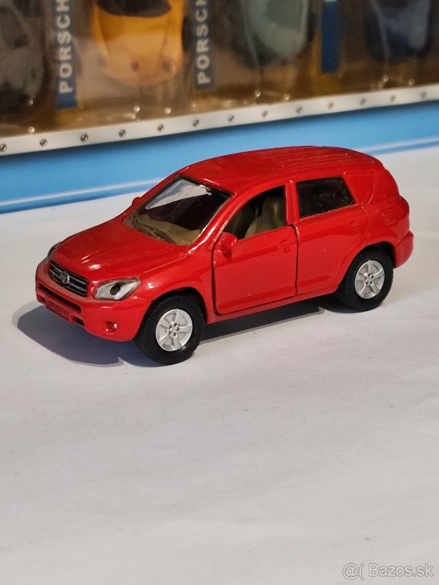 Modely áut Toyota a Mitsubishi - 6