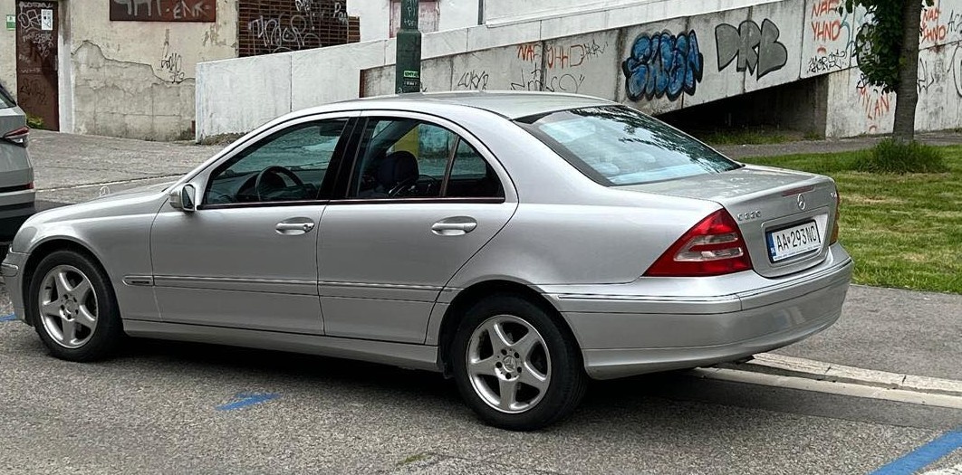 Predam Mercedes-Benz C, W203, r.v. 2000 - 6