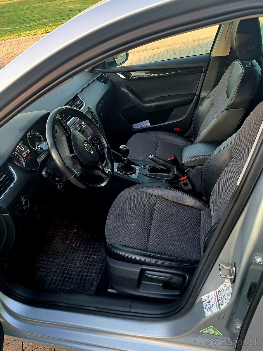 ŠKODA OCTAVIA COMBI 2019 - 6