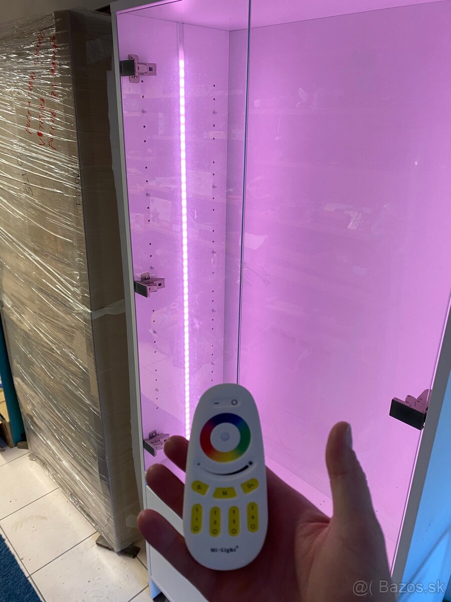 Vytrína presklená s led osvetlením - 6