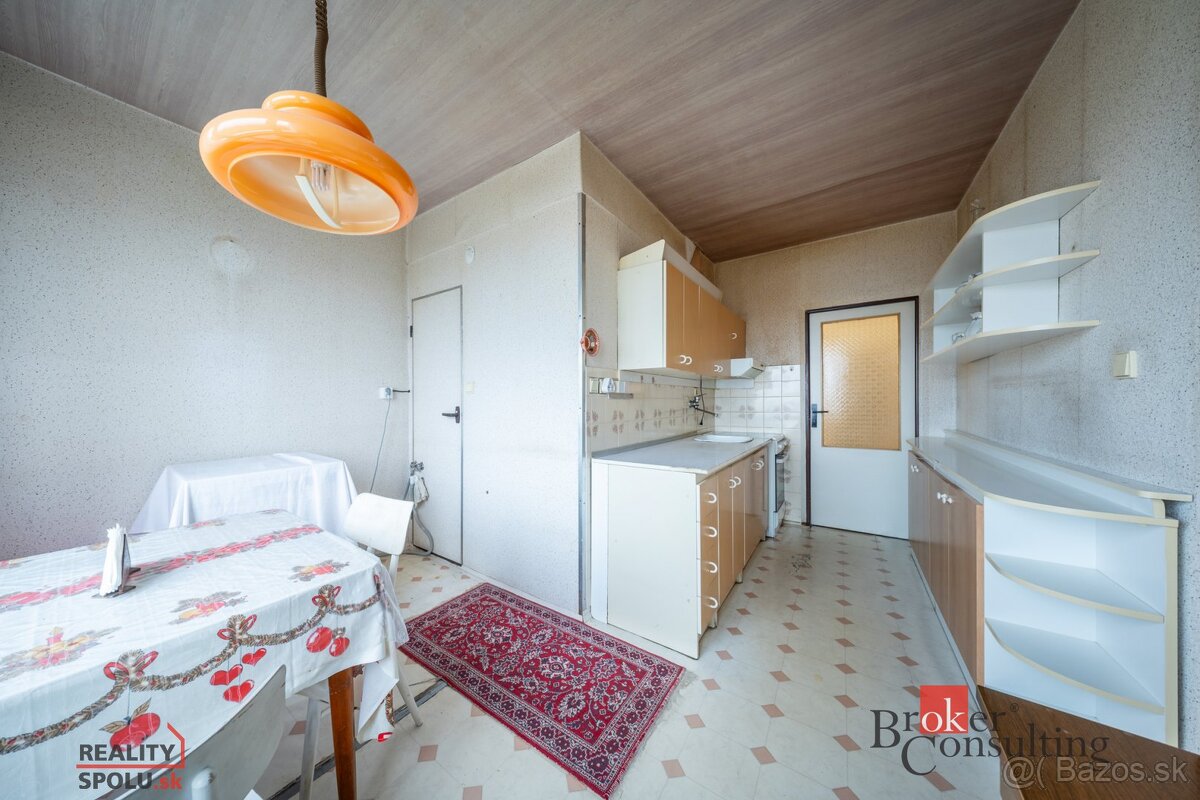 Na predaj 4 izbový byt v centre mesta Lučenec - 6