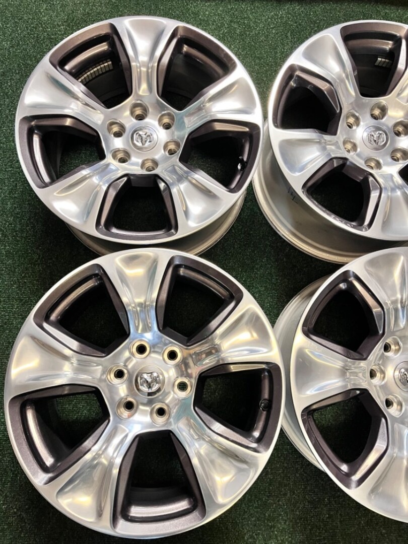 6x139.7 R20 Originál Dodge RAM 1500 model 2022 + senzory - 6