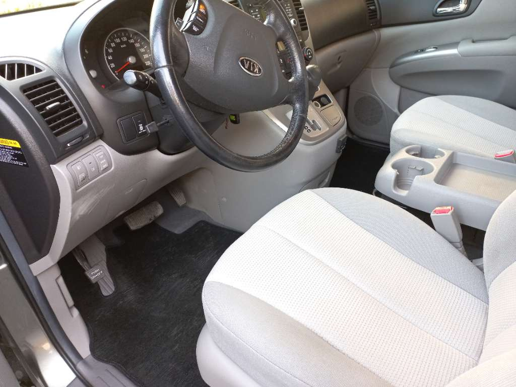 2010 KIA CARNIVAL 2.2 CRDi AT 7-miestne - 6