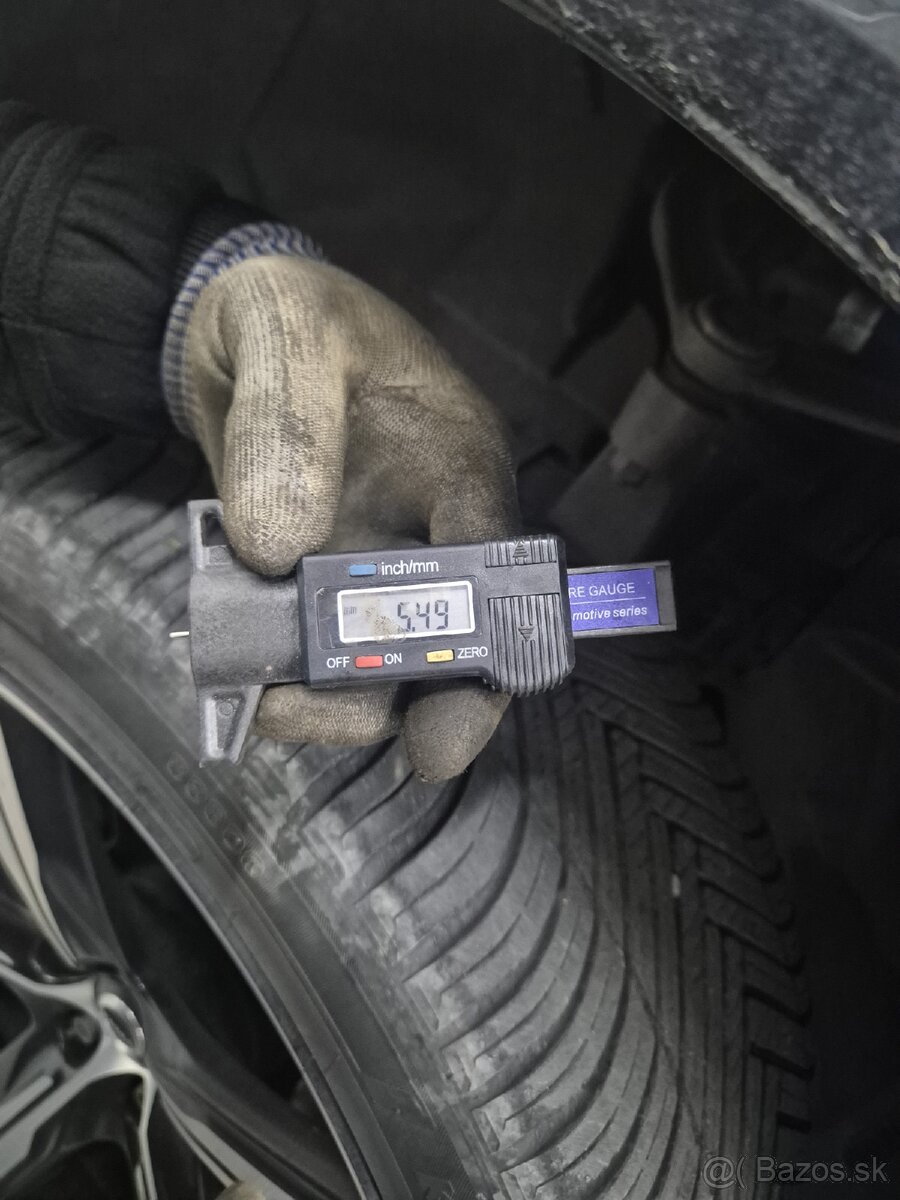 Volvo R20 275/40 elektrony hankook celoročne - 6