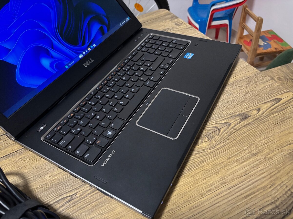 17.3"/Dell/Notebook/i3/8GB RAM DDR3/512GB SSD/Intel HD 2GB - 6