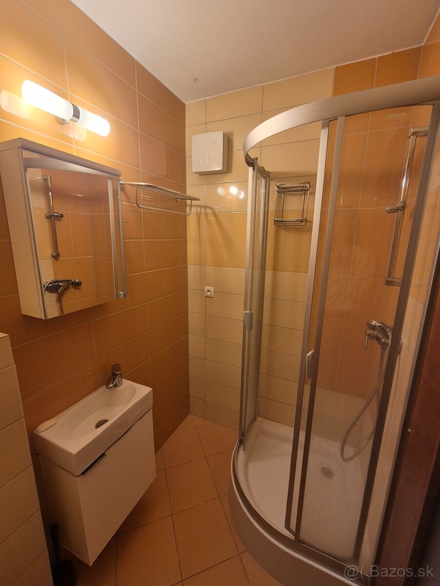 Útulný rodinný dom v lukratívnej lokalite Grot - 6