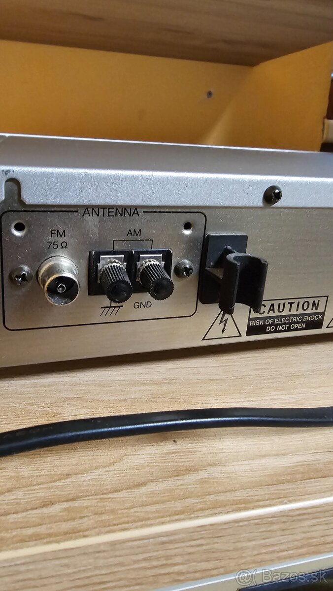 Tuner ONKYO INTEGRA - 6