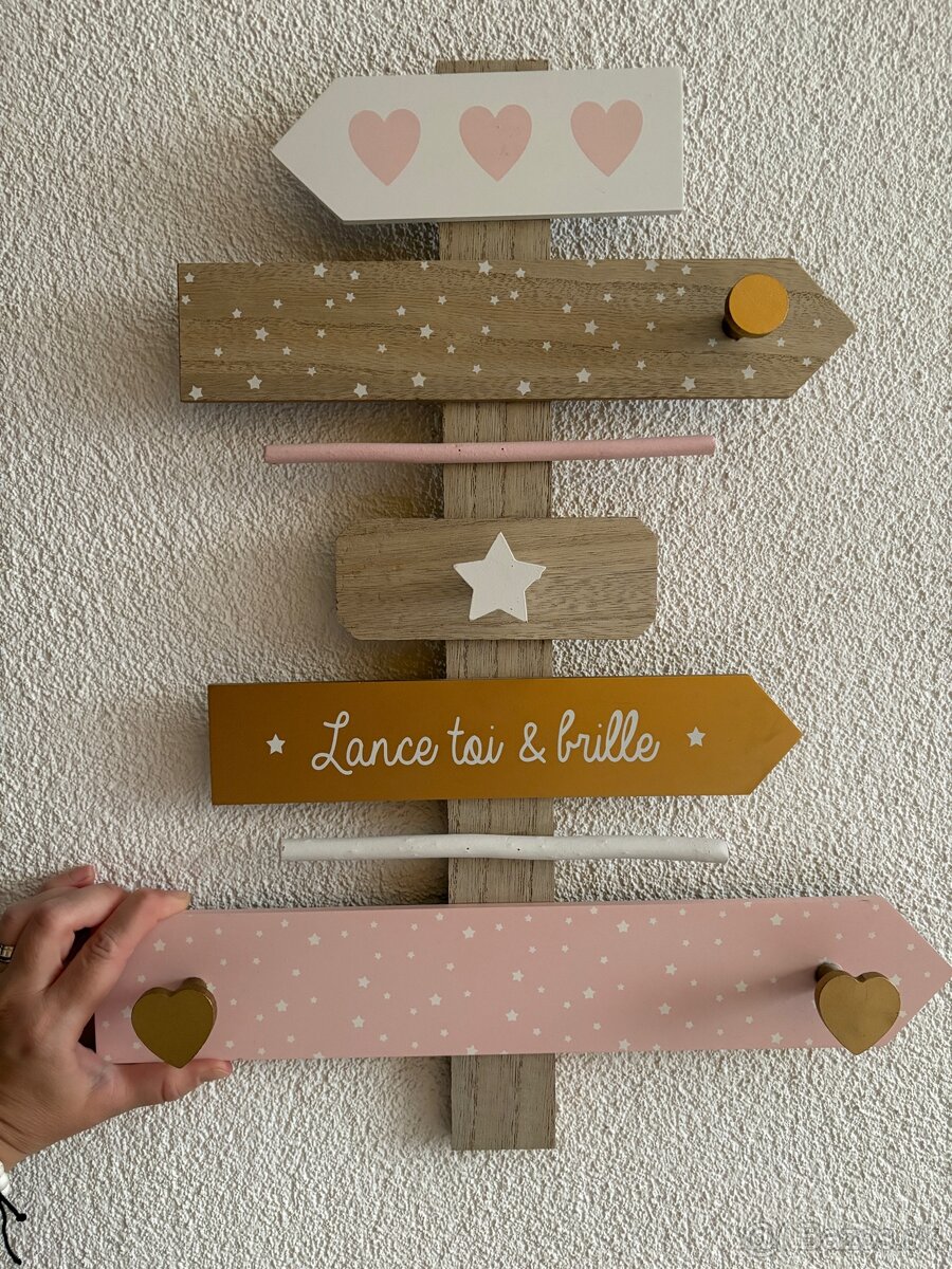 Detská knižnica a vešiak - 6