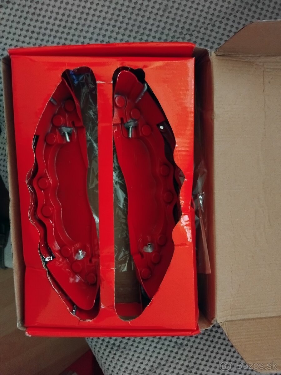 Ozdobné krytky brzdových strmenou a šrobov - 6