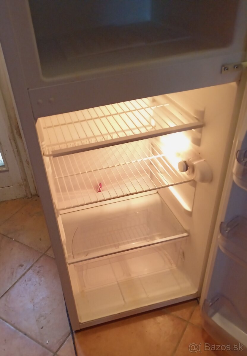 Predám plnefunkčná chladnička s mrazničkou WHIRLPOOL - 6