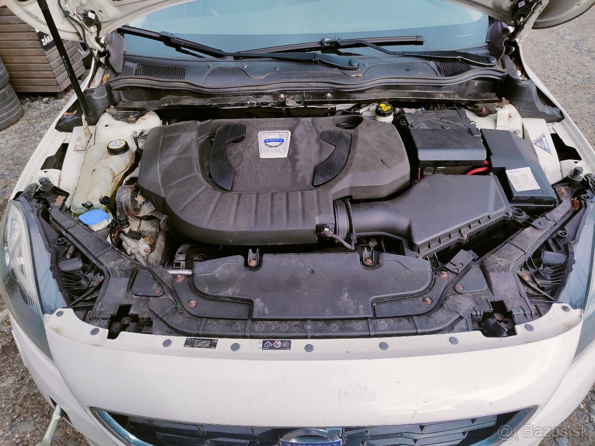 Volvo V40 D3 2,0 110kw - Náhradní díly - 6