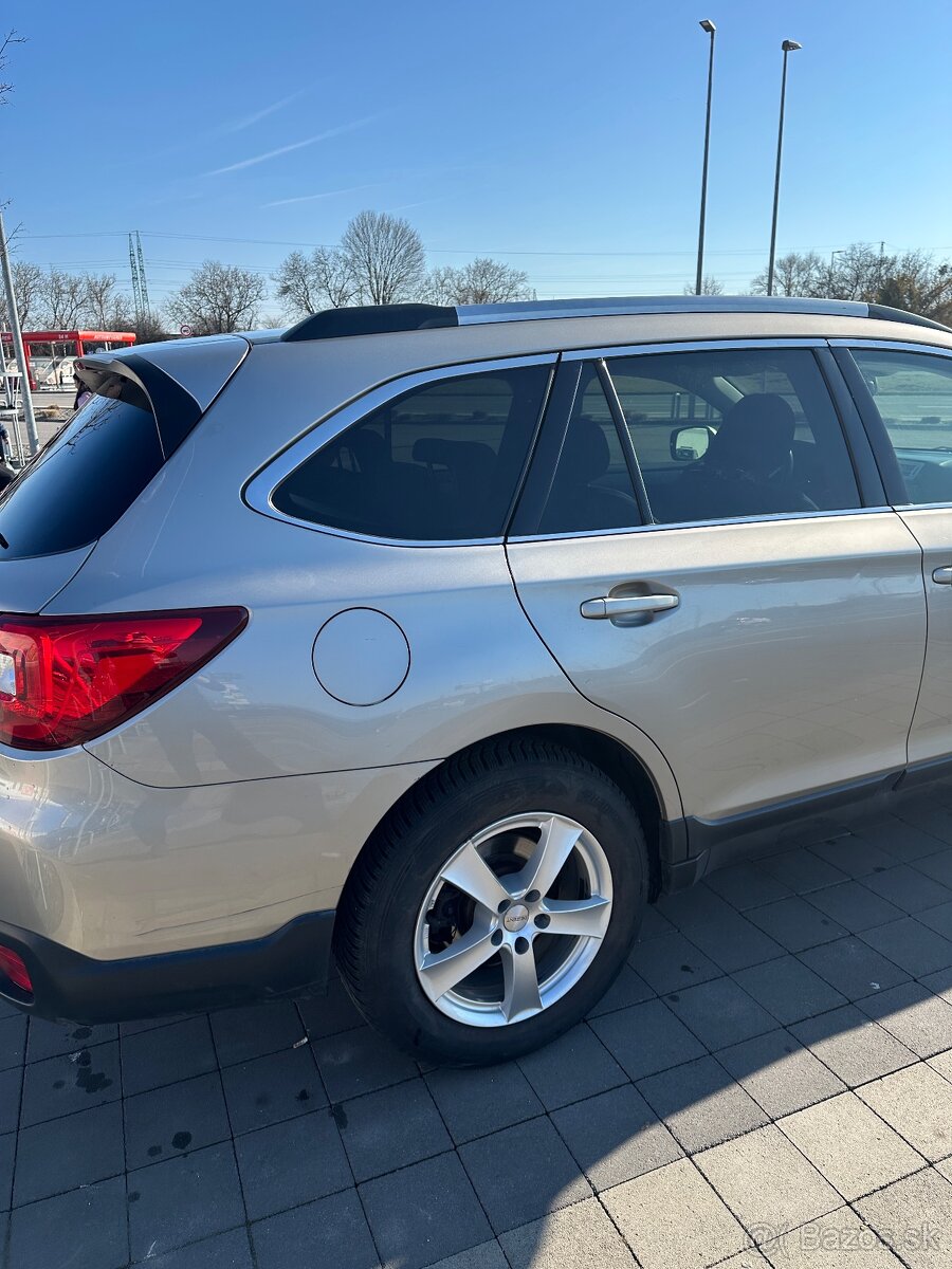 Subaru Outback 2.0 - 6