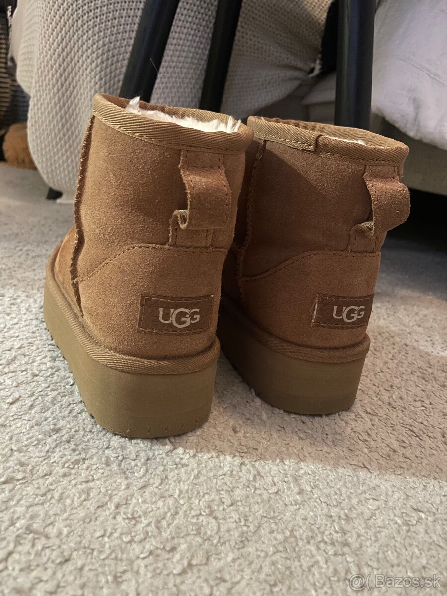 UGG čižmy č.32,5 - 6