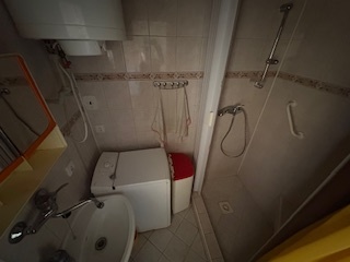 Útulný rodinný dom vo vyhľadávanej lokalite Levíc - 6