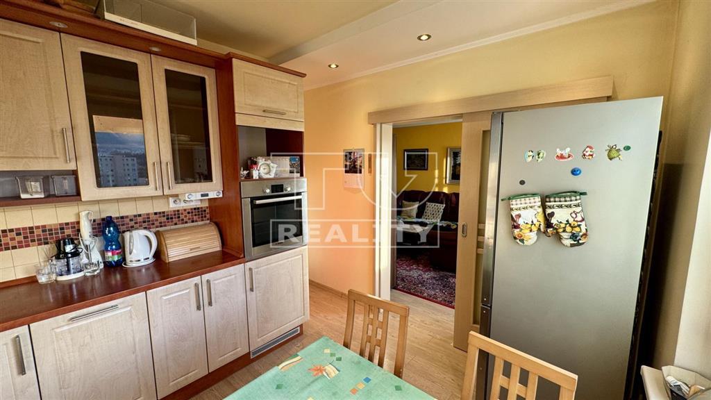 Na predaj veľkometrážny 3-izbový byt, Vrútky - 6