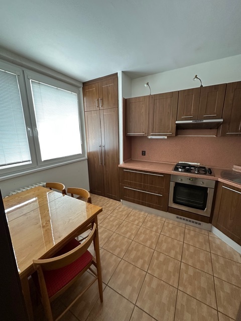 Priestranný 3.-izbový byt - Hanulova- Dúbravka- Bratislava - 6