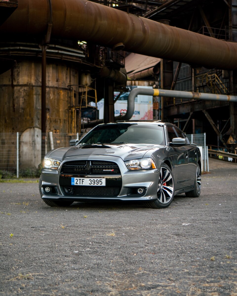 Dodge Charger SRT8 - 6