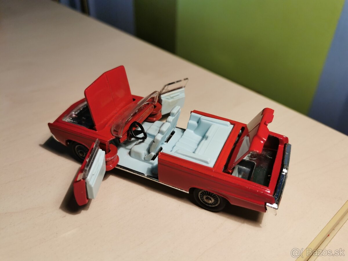 Corgi toys Chrysler Imperial - 6