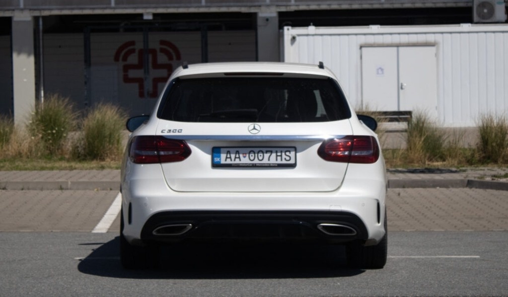 Mercedes-Benz C 200 Combi z roku 2020 - 6