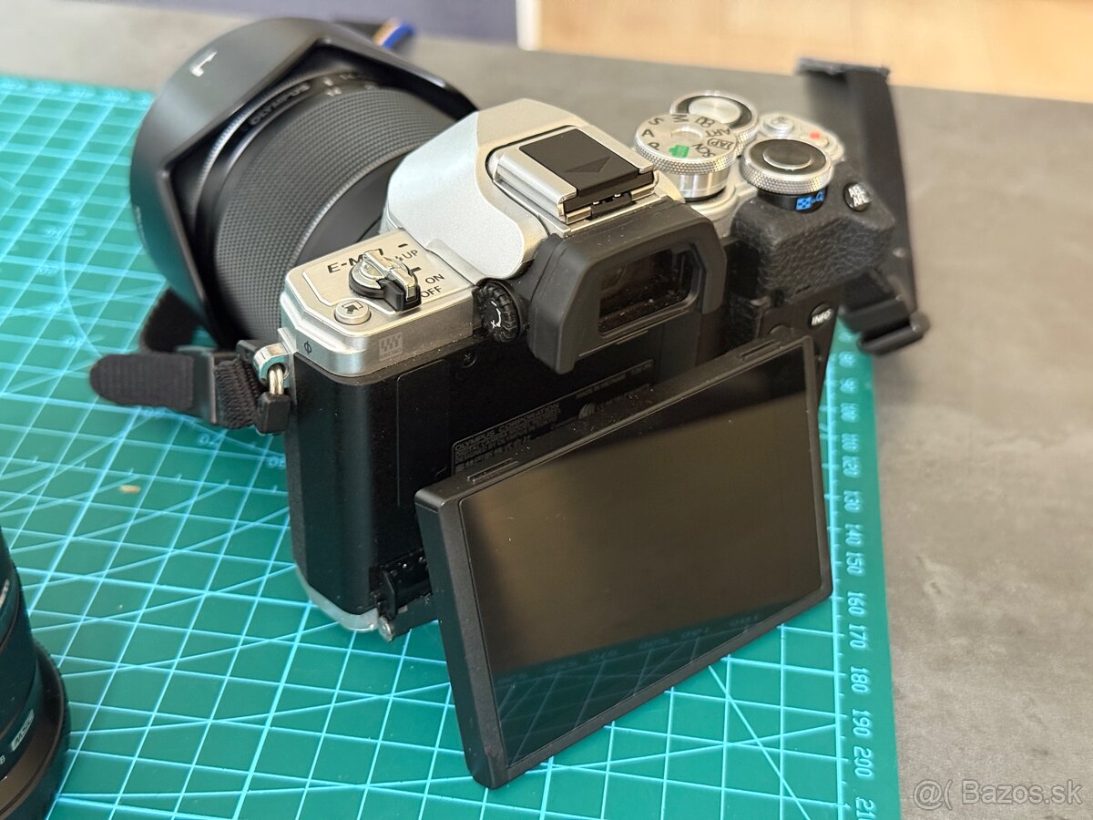 Olympus OM-D E-M10 Mark IV + objektívy - 6