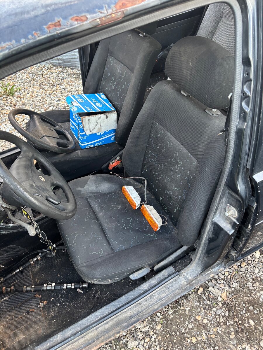 Volkswagen Golf MK1 - Rozpredám - 6