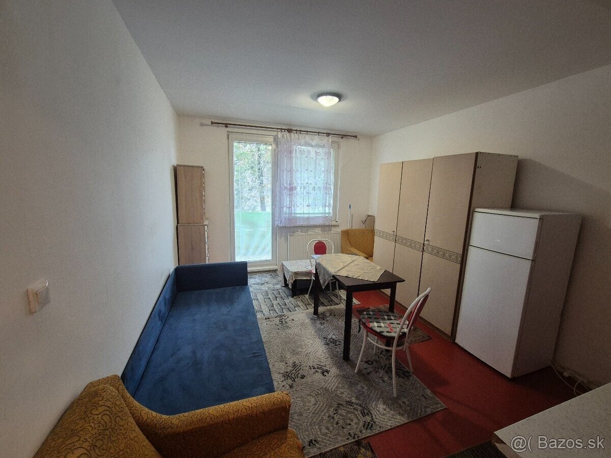 Na predaj útulná garzónka s balkónom - Komárno - 6