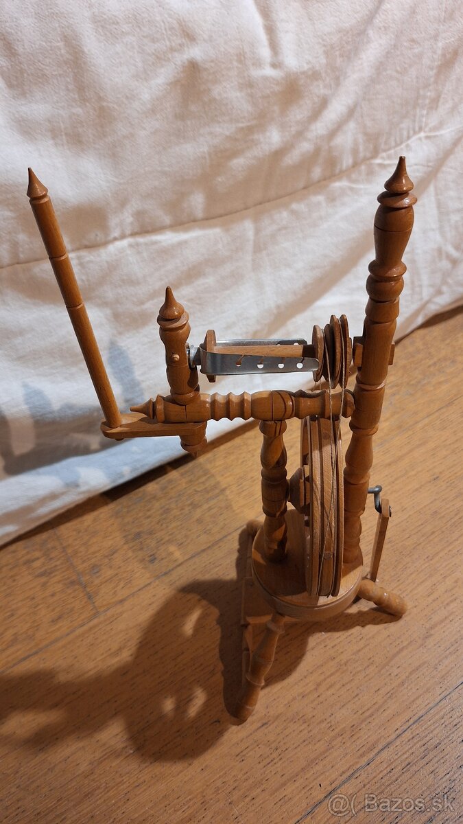 Drevený kolovrátok – ručná práca, funkčný dekoračný model - 6