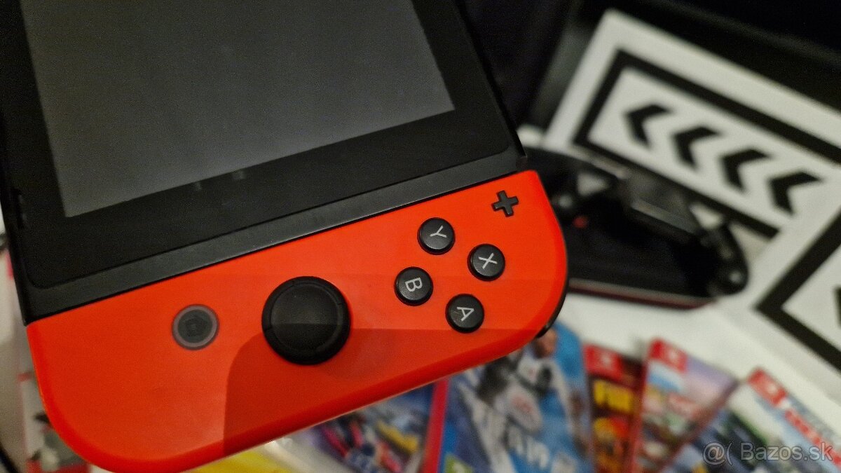 Predám Nintendo Switch + volant Mario Kart - 6