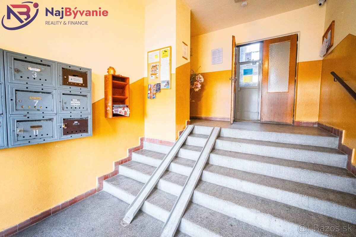 PREDAJ - Garsónka 21 m2 na sídlisku Roveň - 6